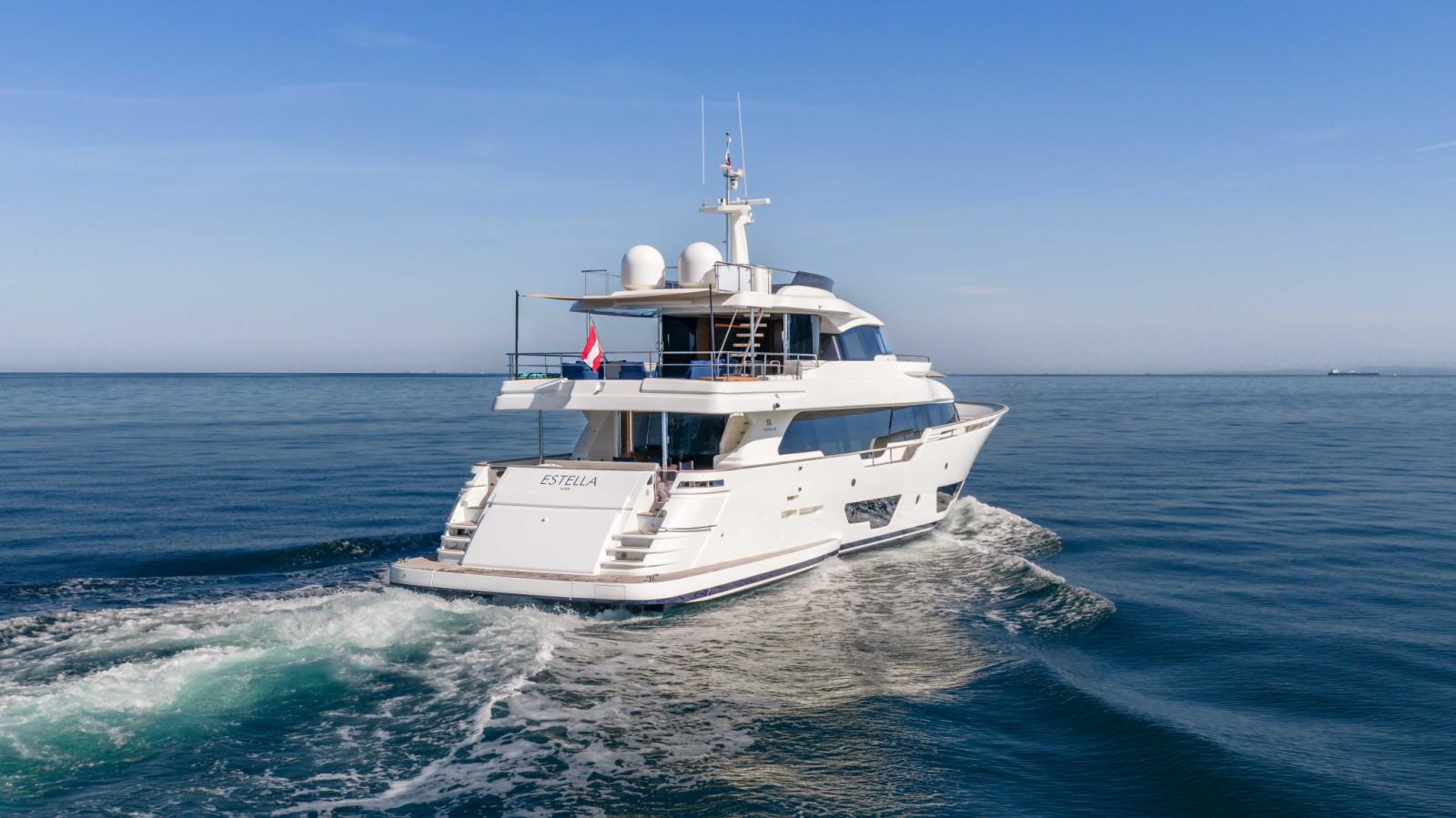 custom line Navetta 28