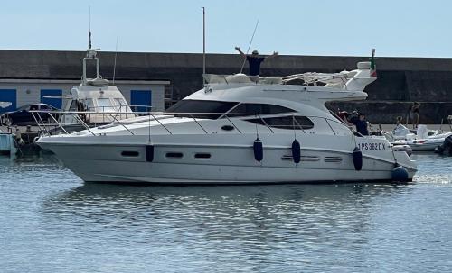 Sealine f 42/5
