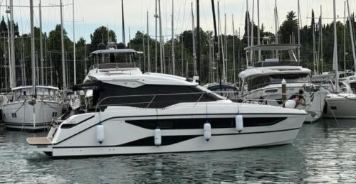 Bavaria yachts sr 36 hard top