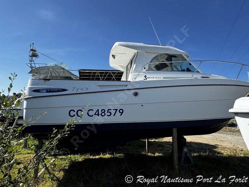 beneteau Antares 710