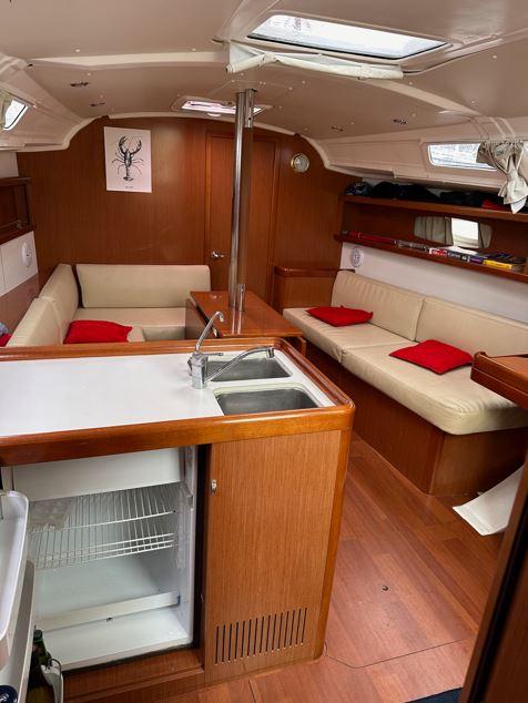 beneteau Oceanis 37