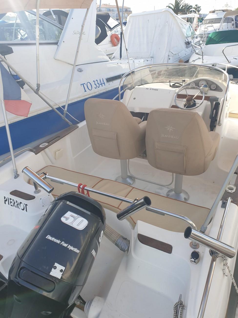 b2 marine Cap Ferret 502 Open