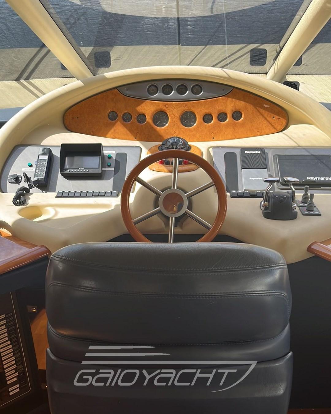 azimut 62