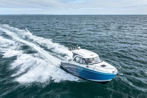 Beneteau antares 7 fishing