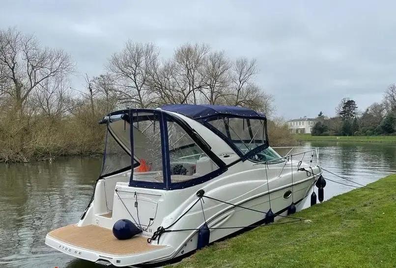 maxum 2700 se