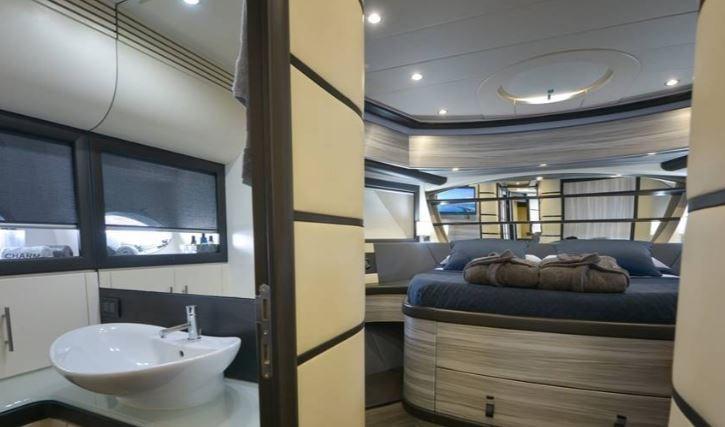 pershing 76