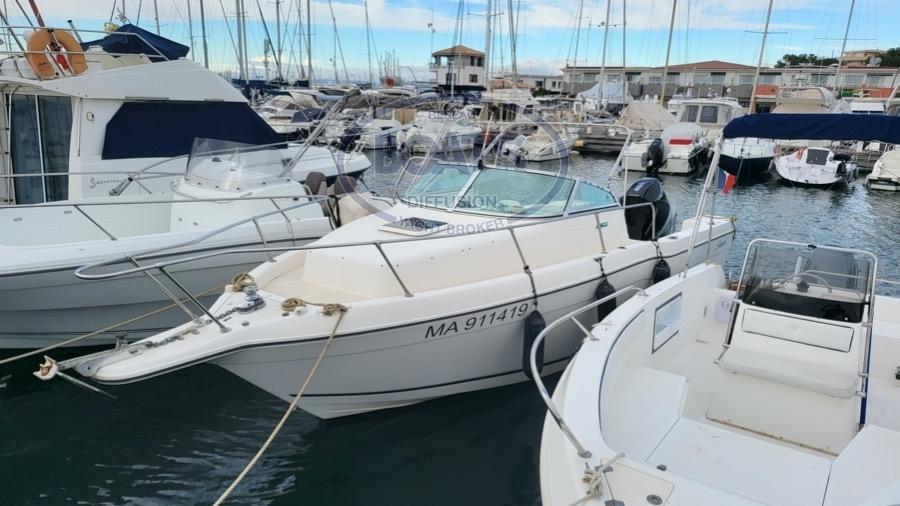 seaswirl Seaswirl striper 2600 ob