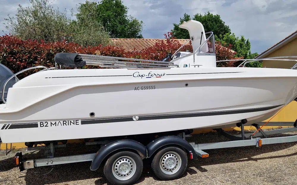 b2 marine Cap ferret 652