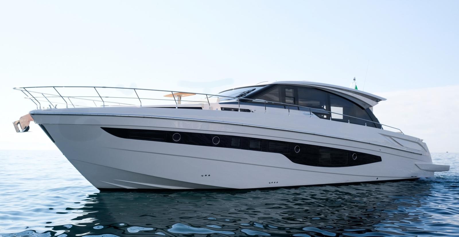 cayman yachts S600