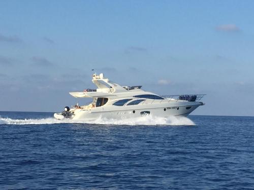 Azimut 62e