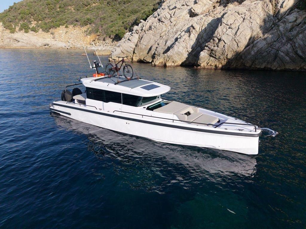 axopar 37 xc cross cabin