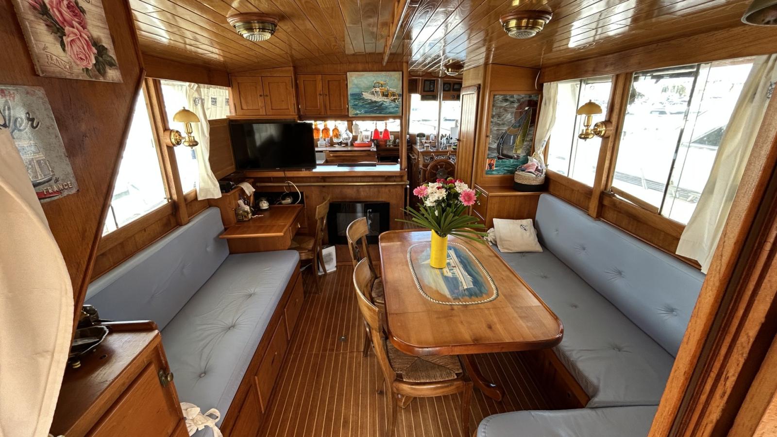 grand bank's Europa 42