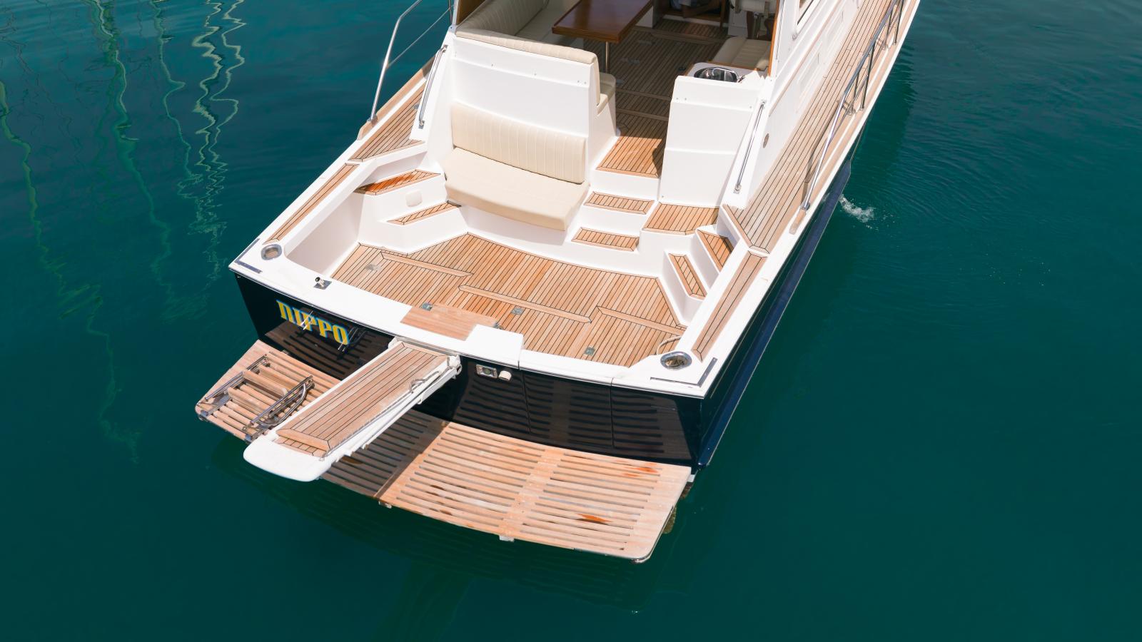 grand banks Eastbay 43