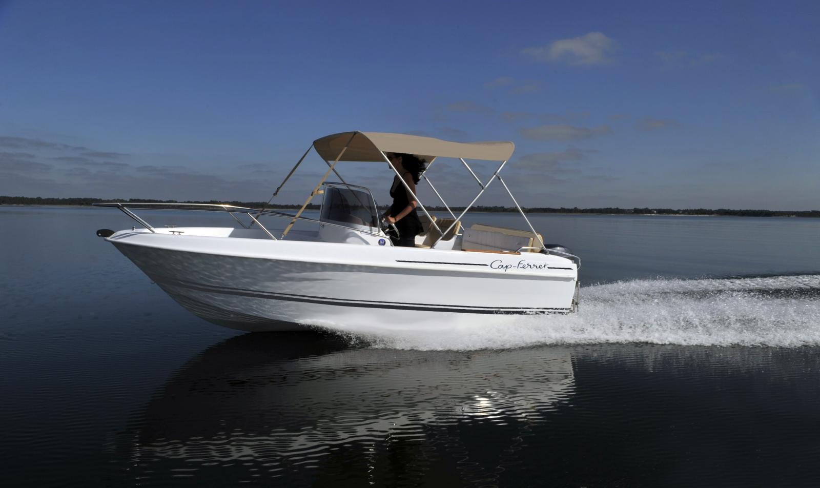 b2 marine Cap ferret 522 open