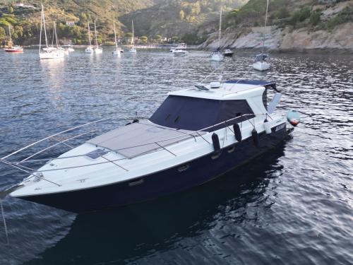 Fairline 42