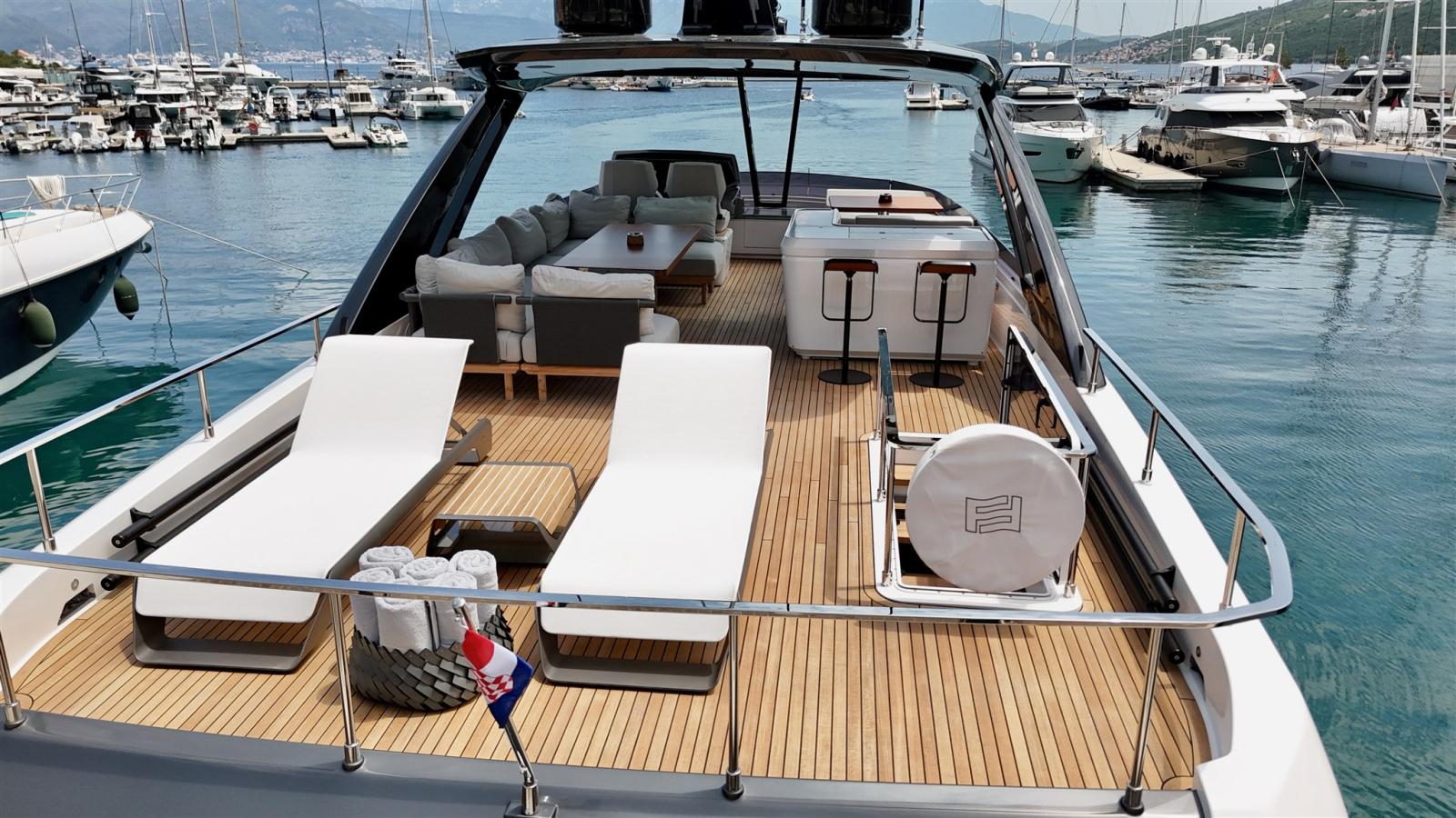ferretti yachts 780
