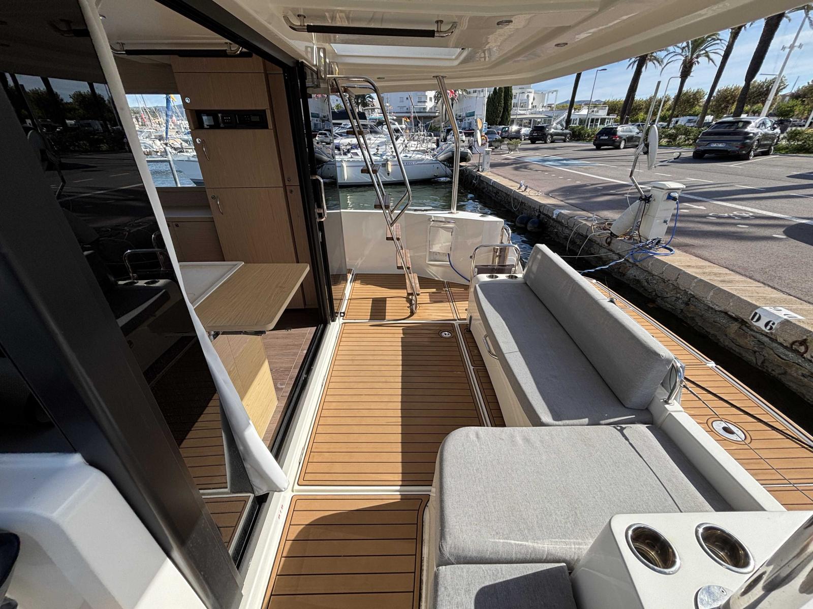 beneteau Swift trawler 41 fly