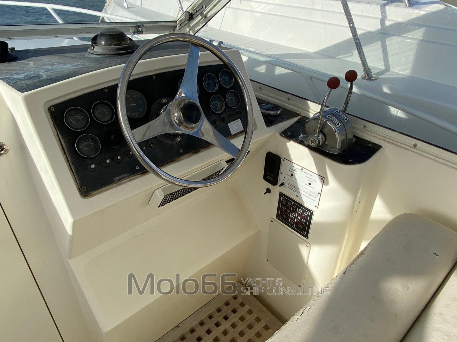bertram yacht 28' moppie