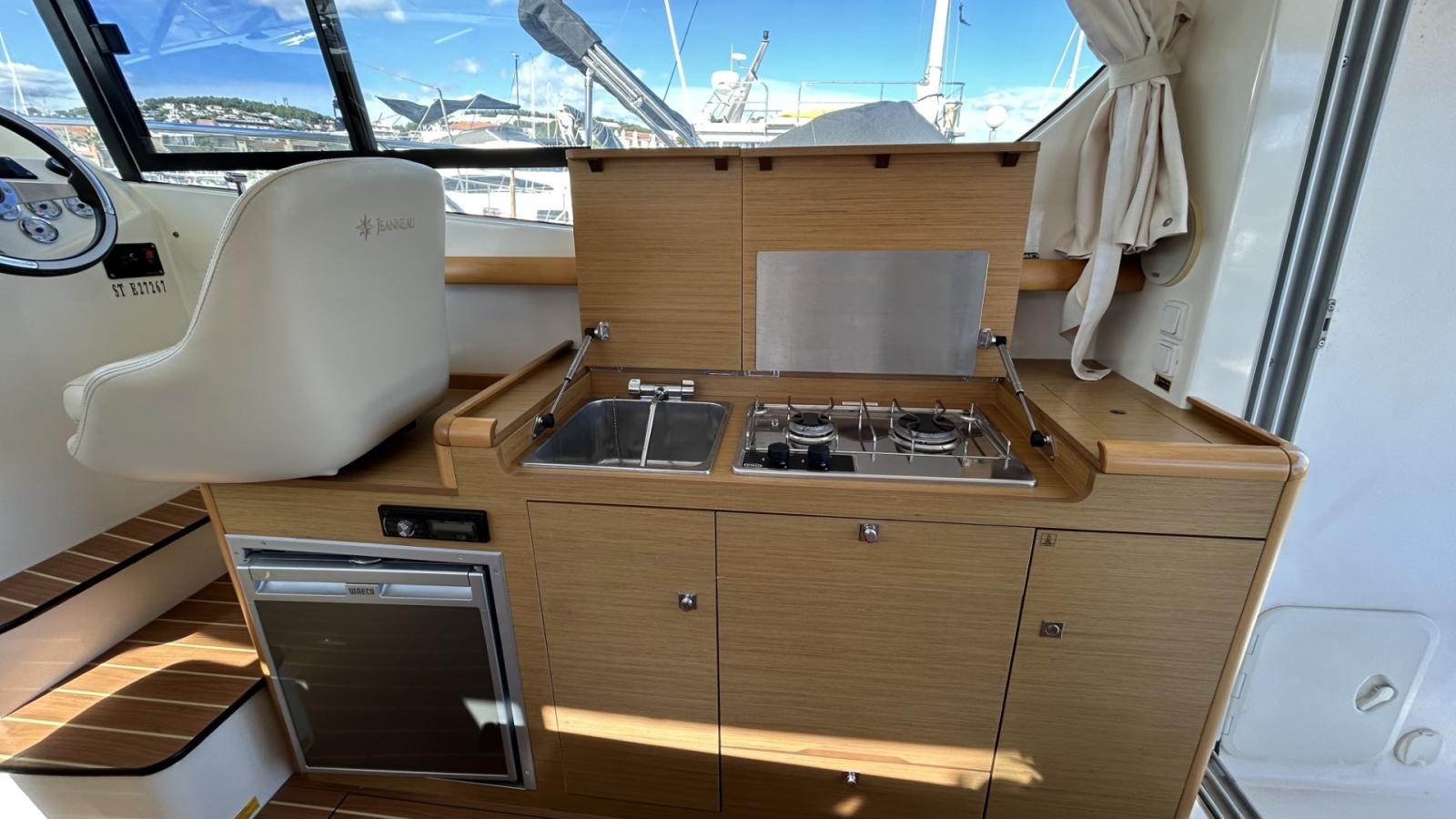 jeanneau Merry fisher 10