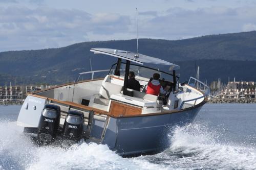 Rhea marine 32 open