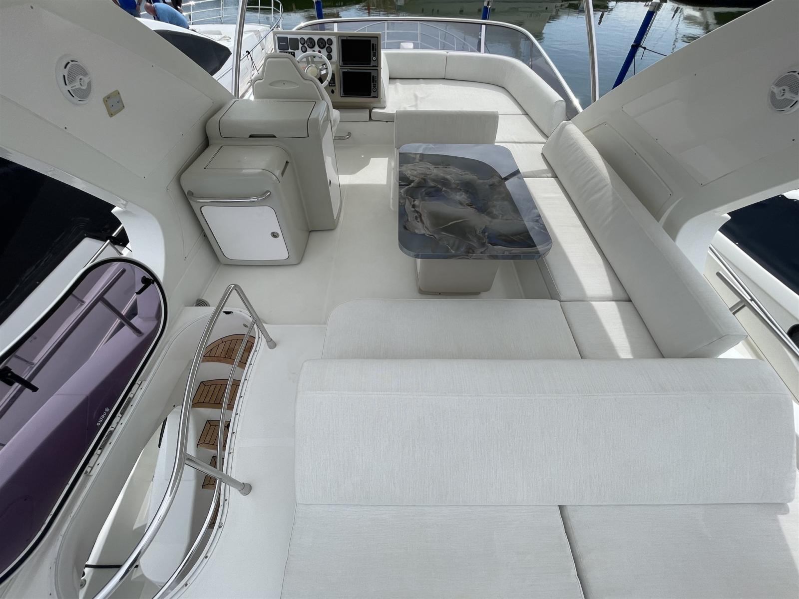 azimut 64 flybridge