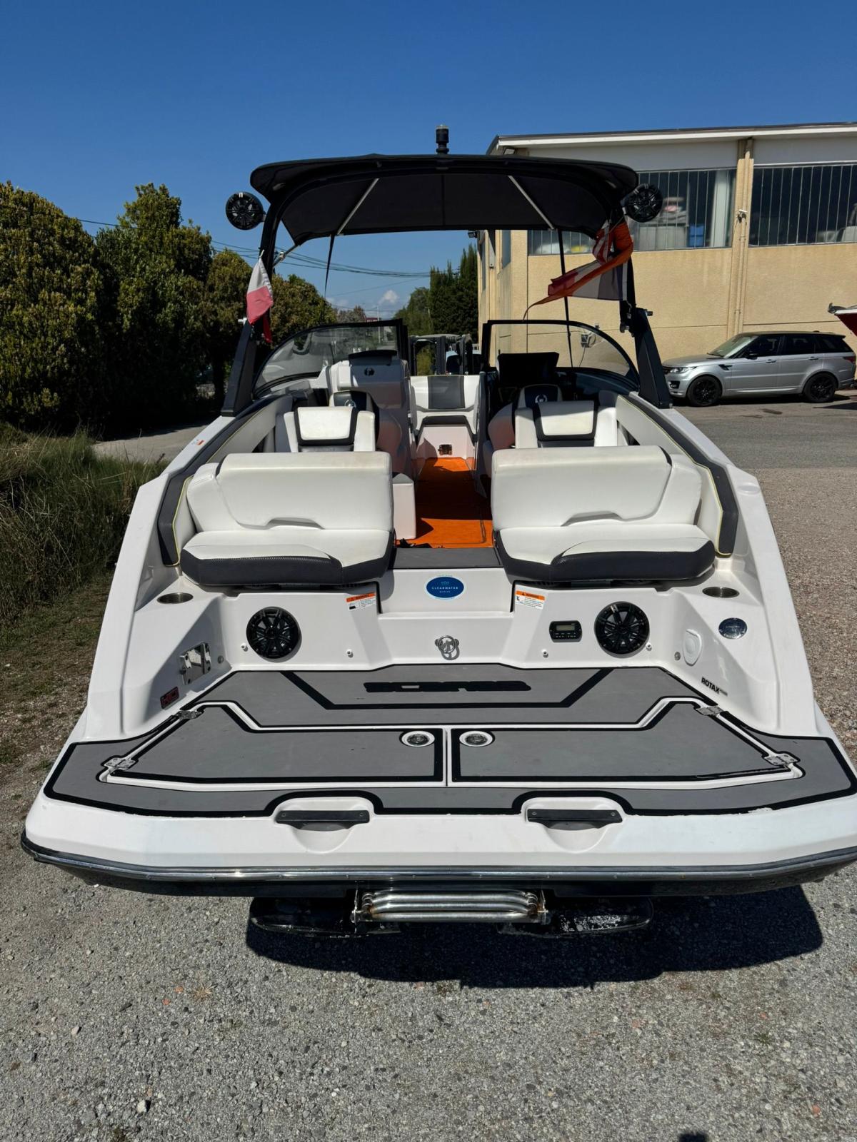 scarab Wake 255