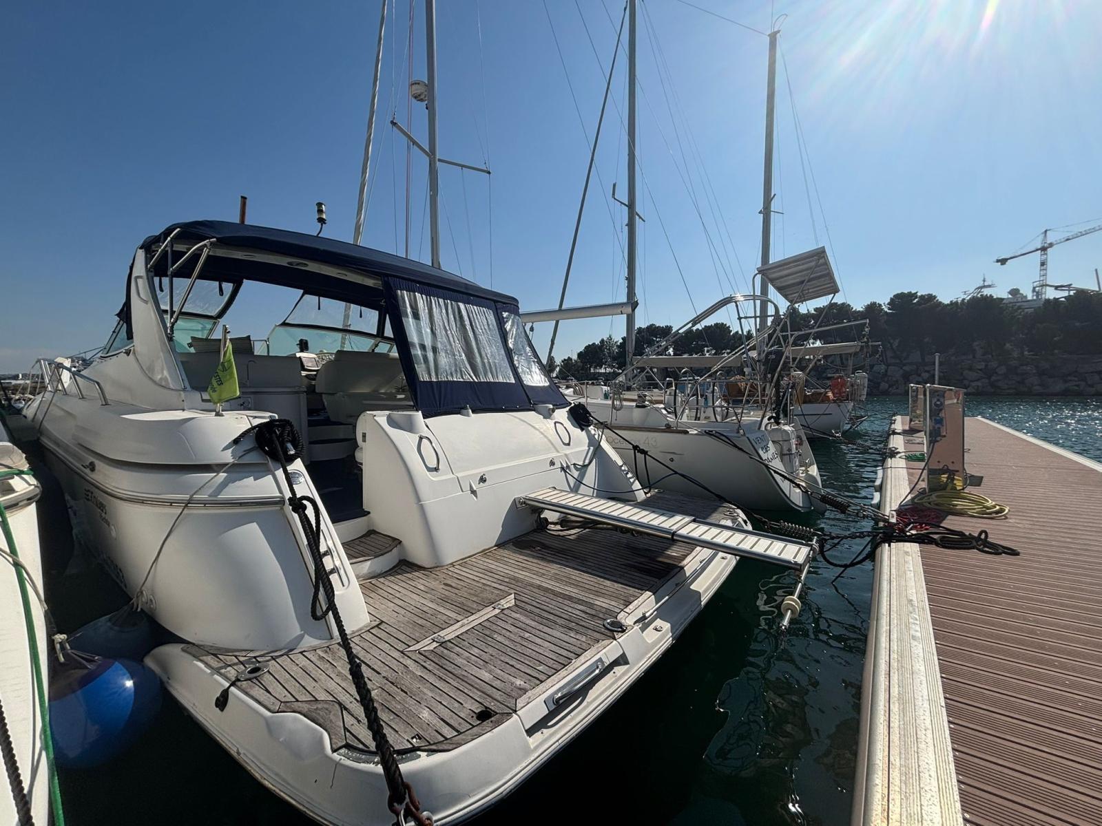 cruisers yachts 4270