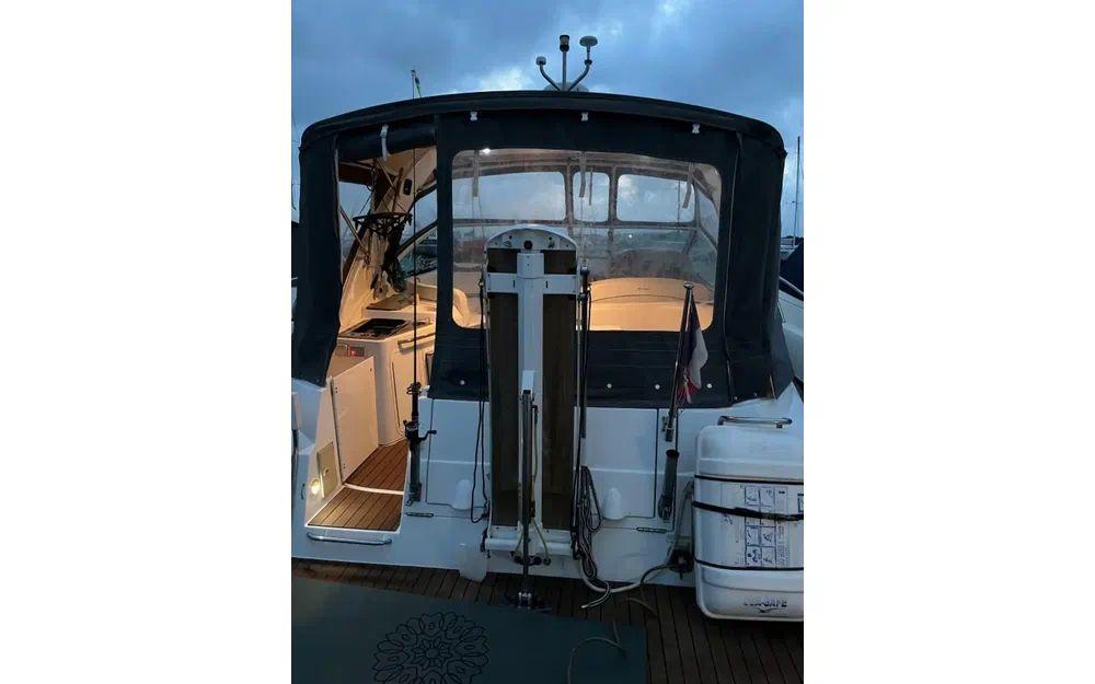 cruisers yachts Cruisers yachts 330 express