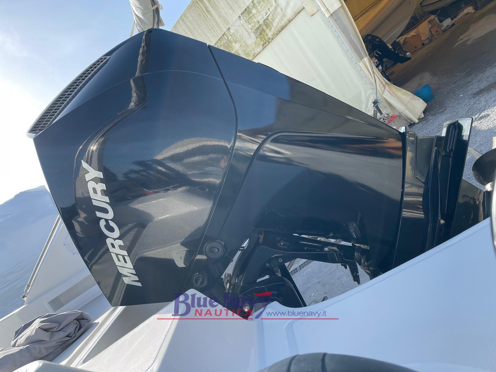 master 699 con mercury 200cv v6