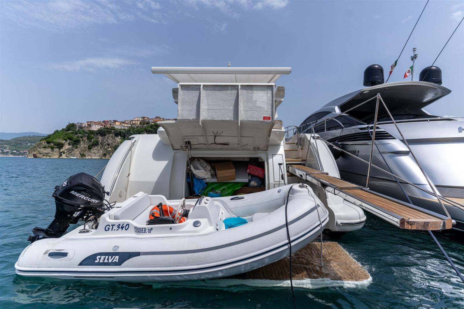 azimut 62s