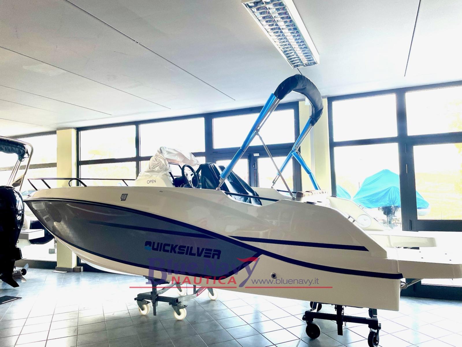 quicksilver 555 open (5,84mt)-pronta consegna