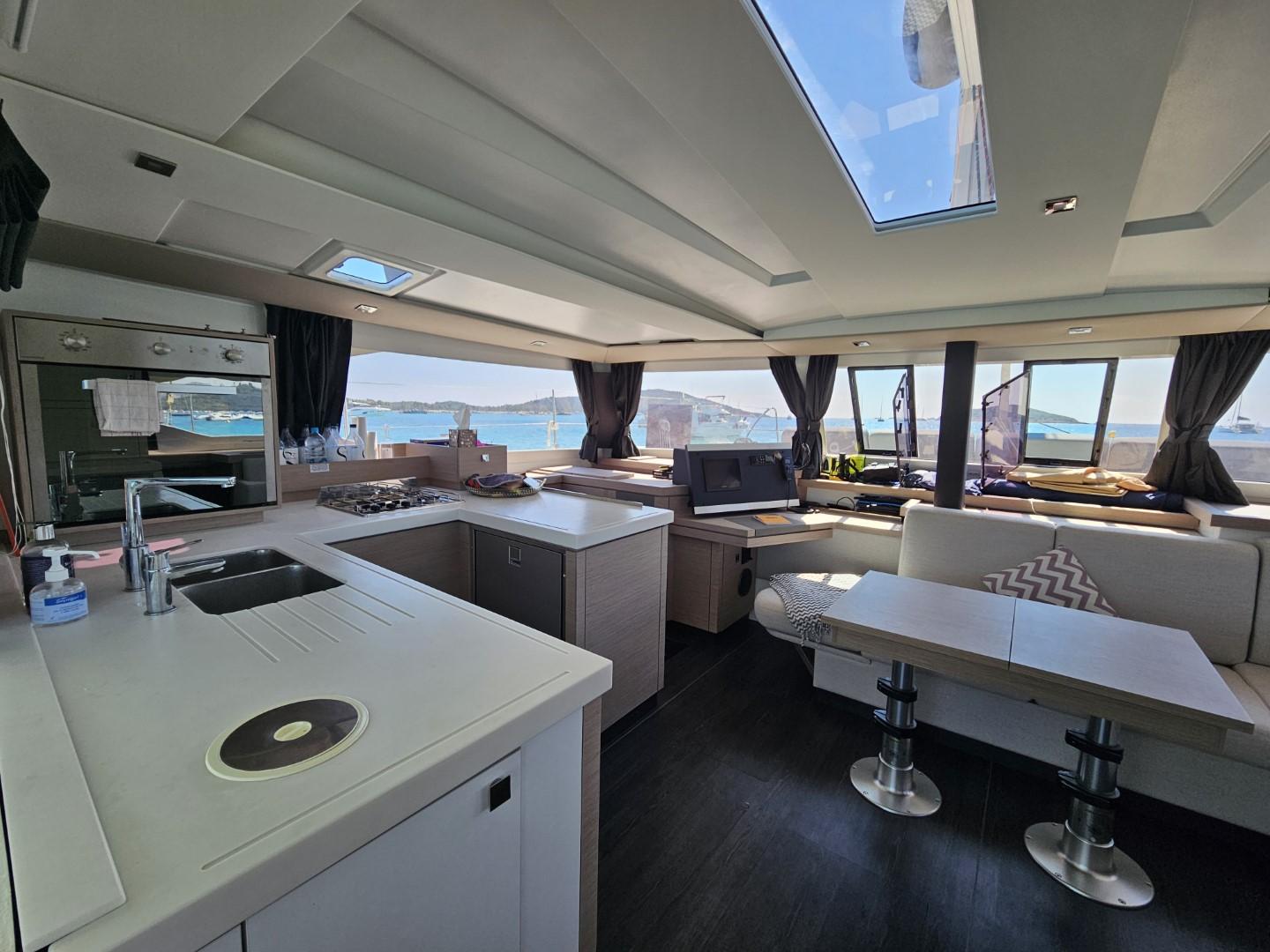 fountaine pajot Astrea 42