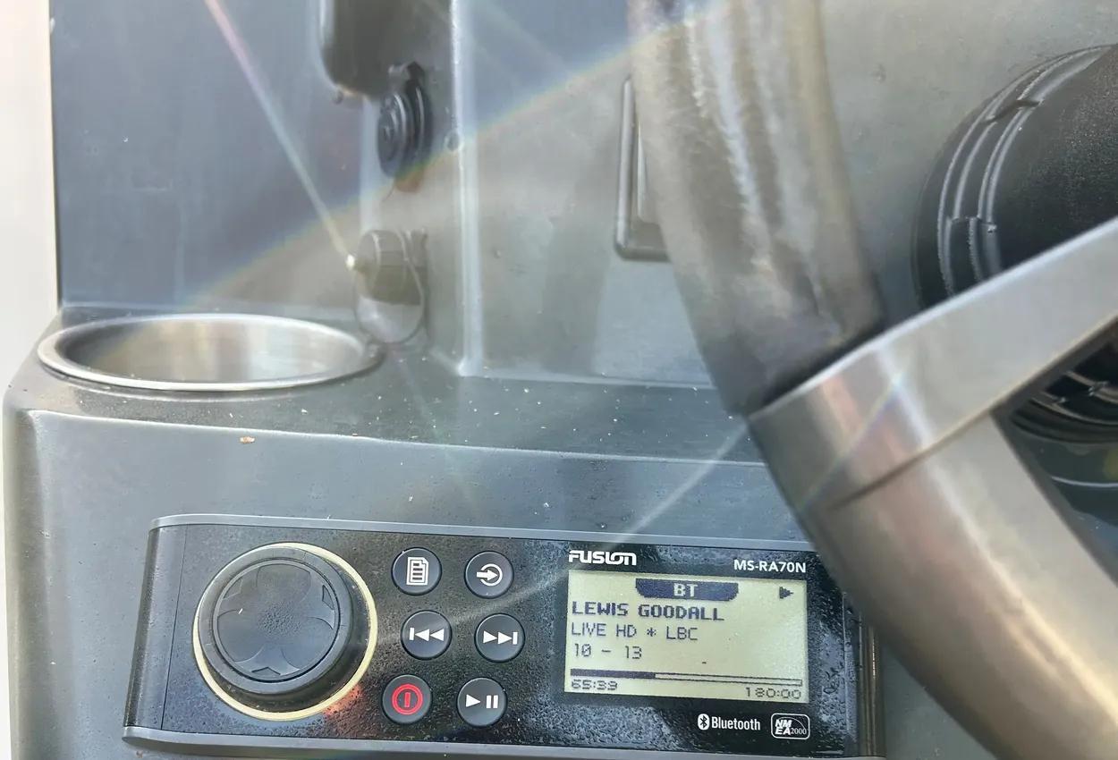 quicksilver 555 activ