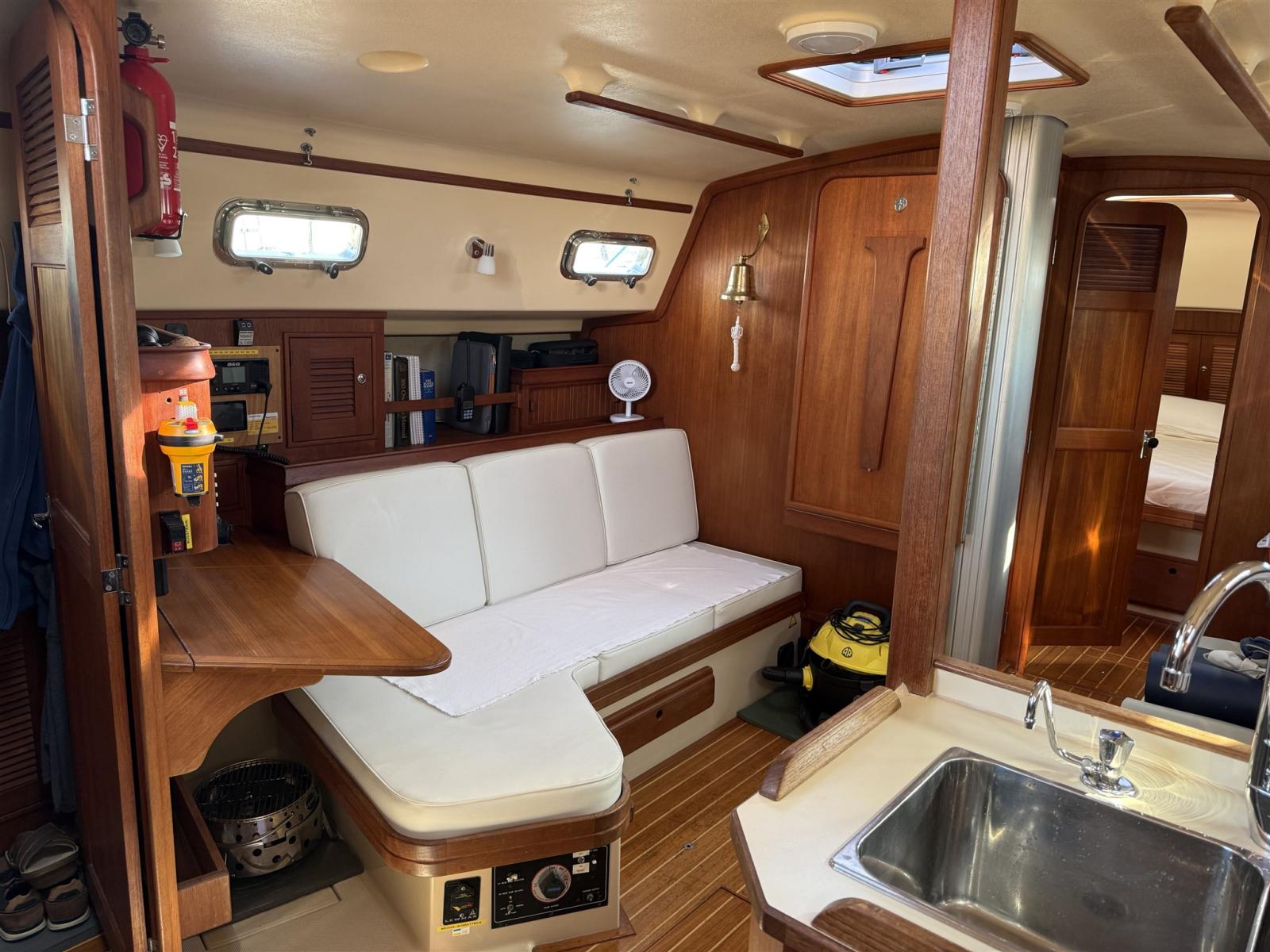 island packet Island packet 380