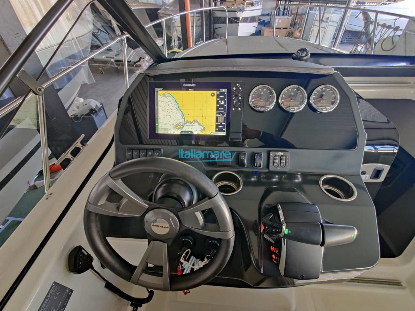 quicksilver Active 875 sundeck