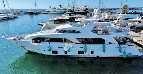 Benetti delfino 93'