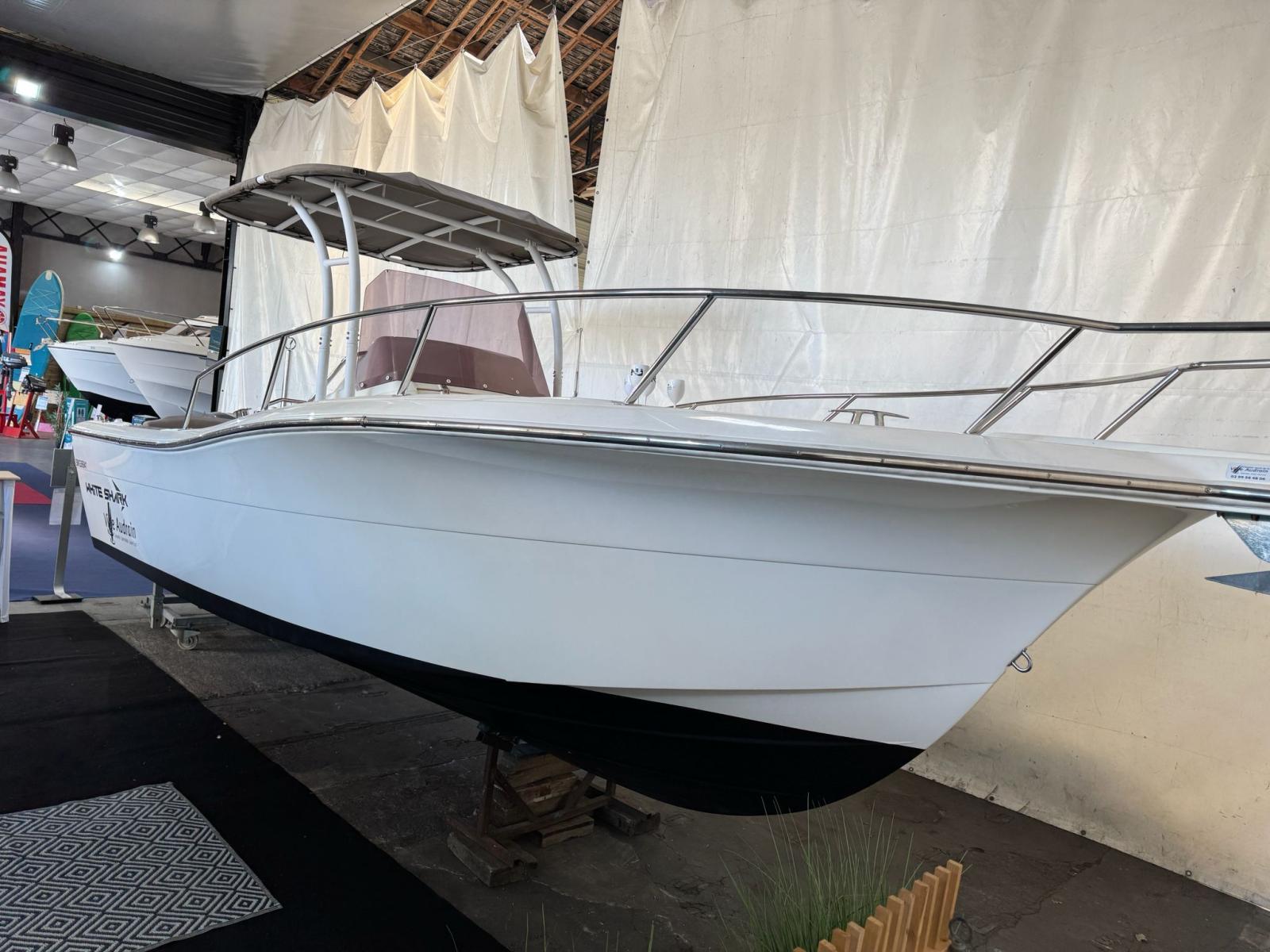 white shark 230 cc origin