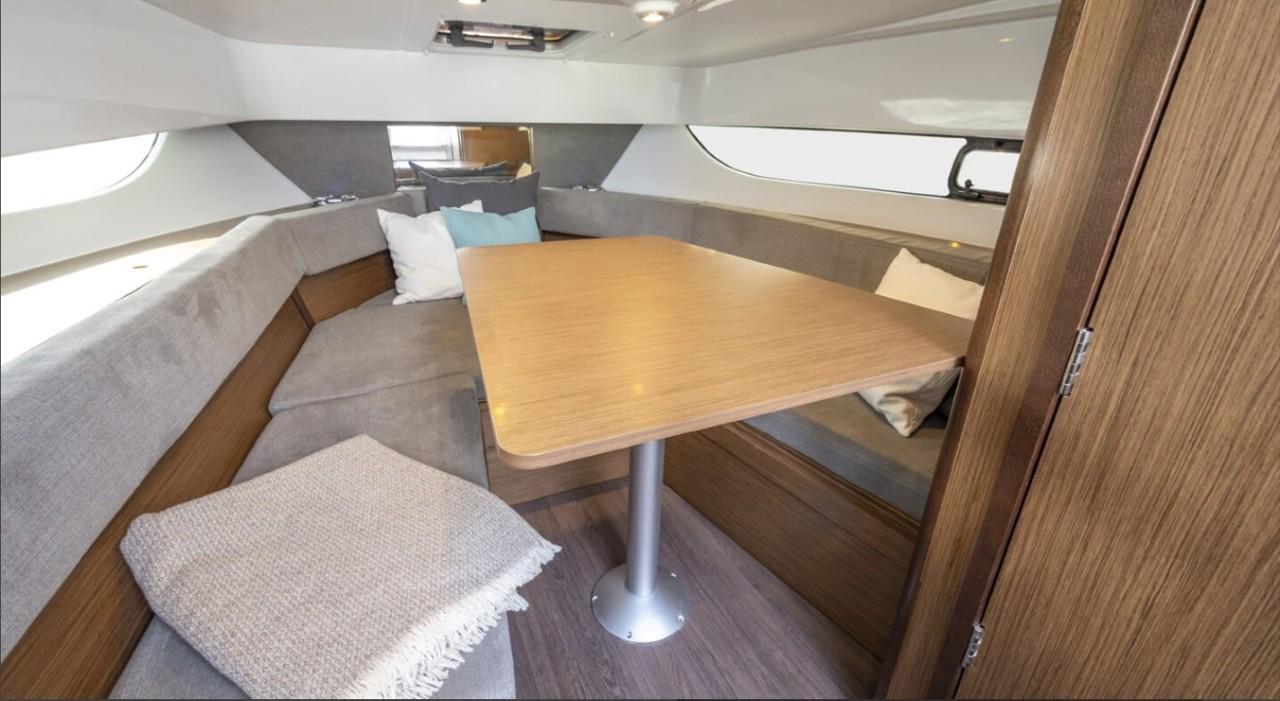 beneteau Flyer 9 sun deck