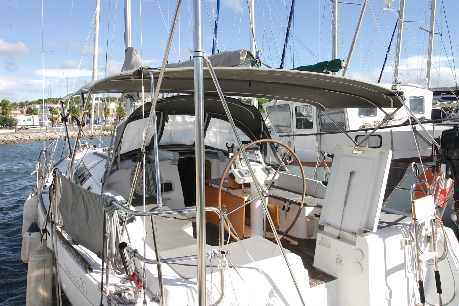 beneteau Oceanis 37