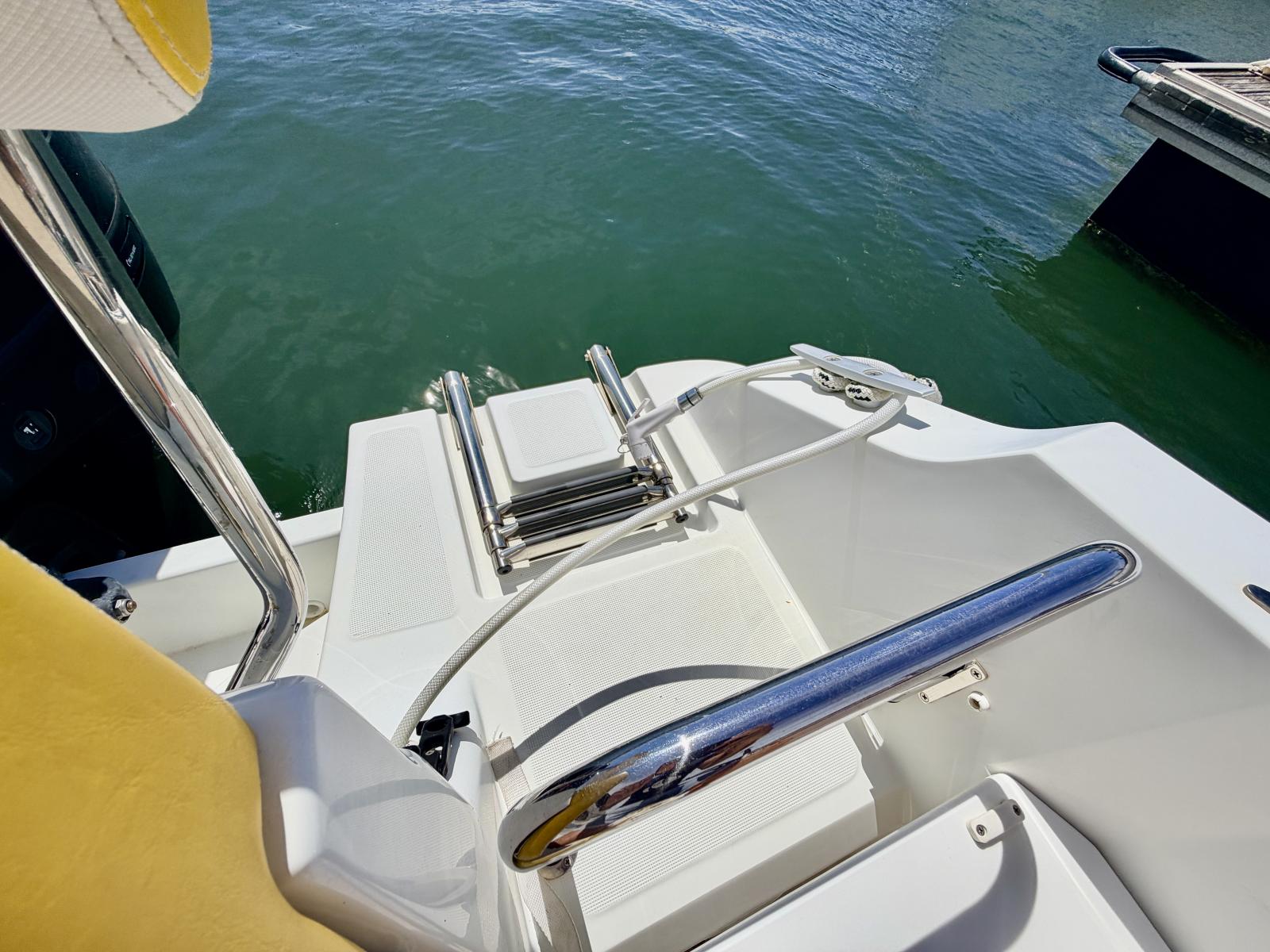 beneteau Flyer 6 Sport Deck