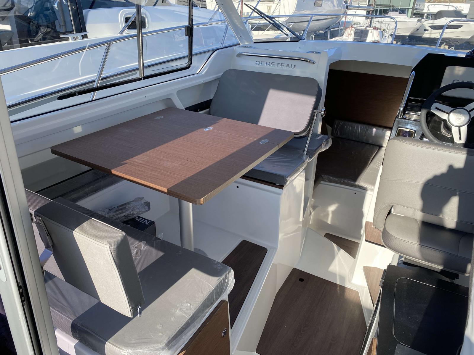 beneteau Antares 8 ob