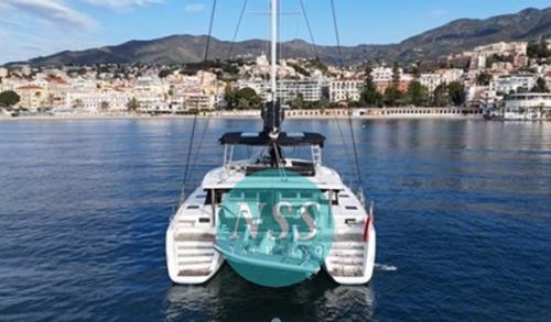 Lagoon 52 fly