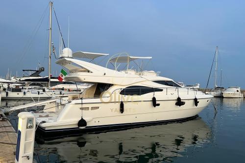 Ferretti yachts 590