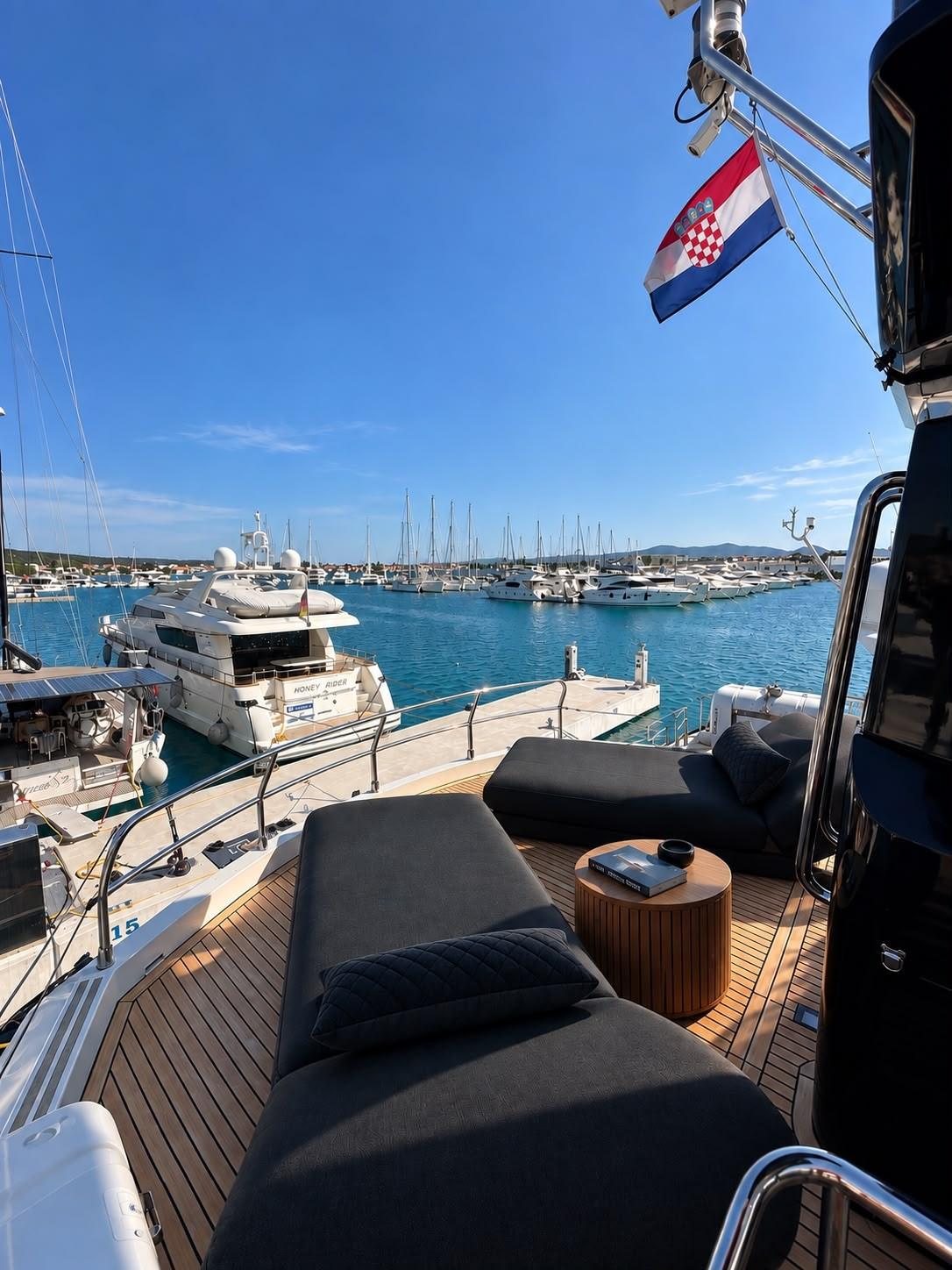 monte carlo yachts 76