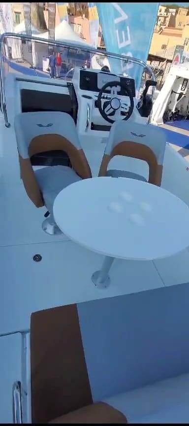 beneteau Flyer 6 sun deck