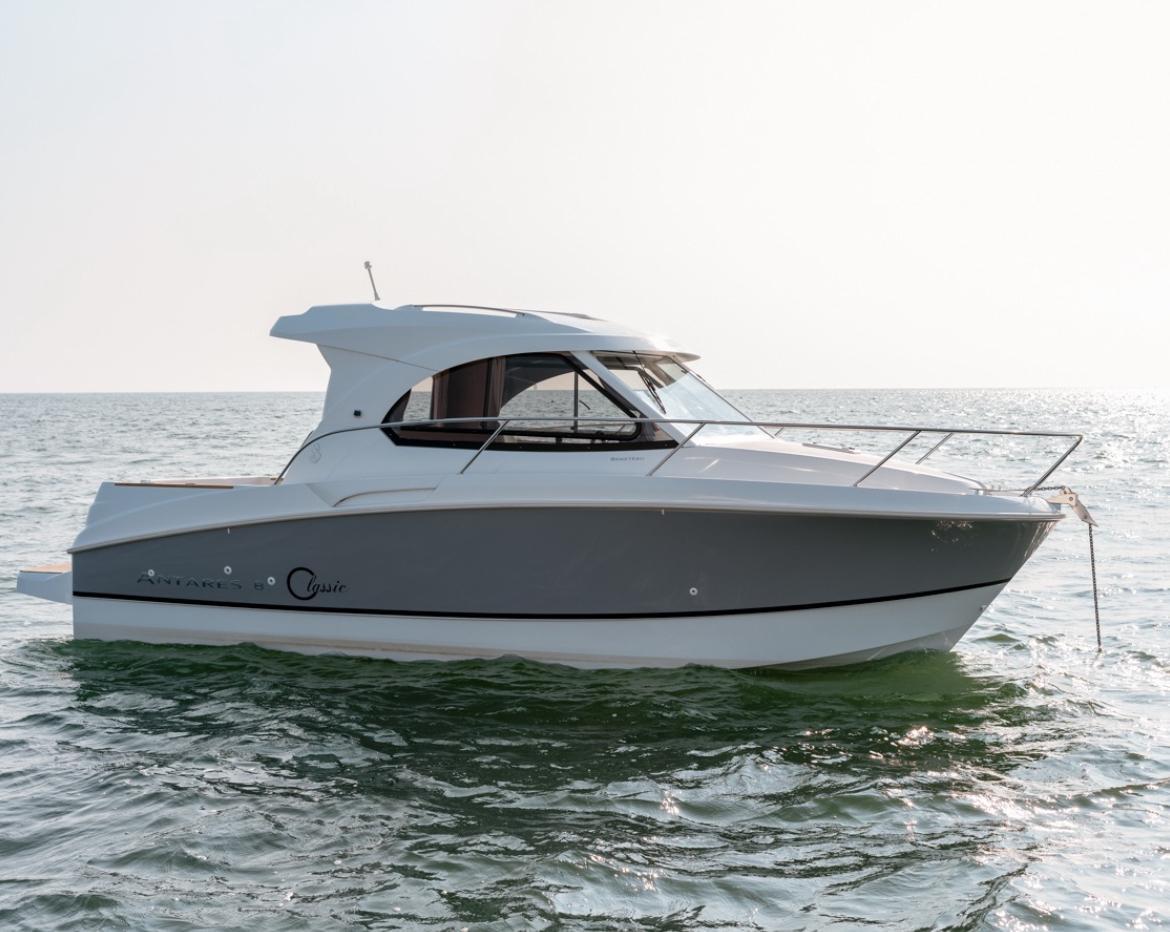 beneteau Antares 8