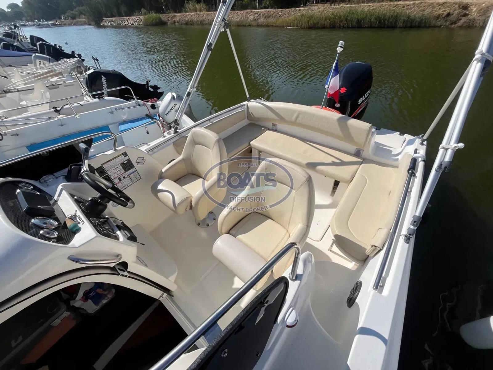 jeanneau Cap camarat 715 wa