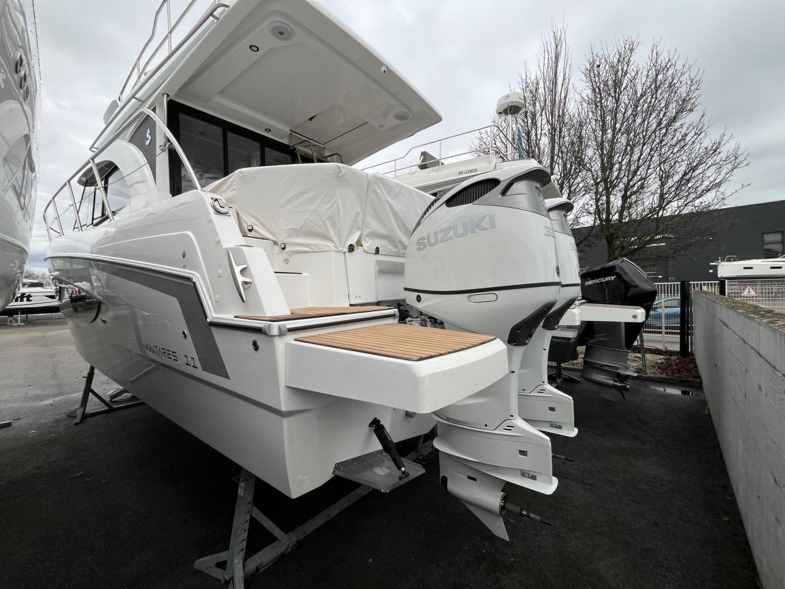 beneteau Antares 11 fly ob