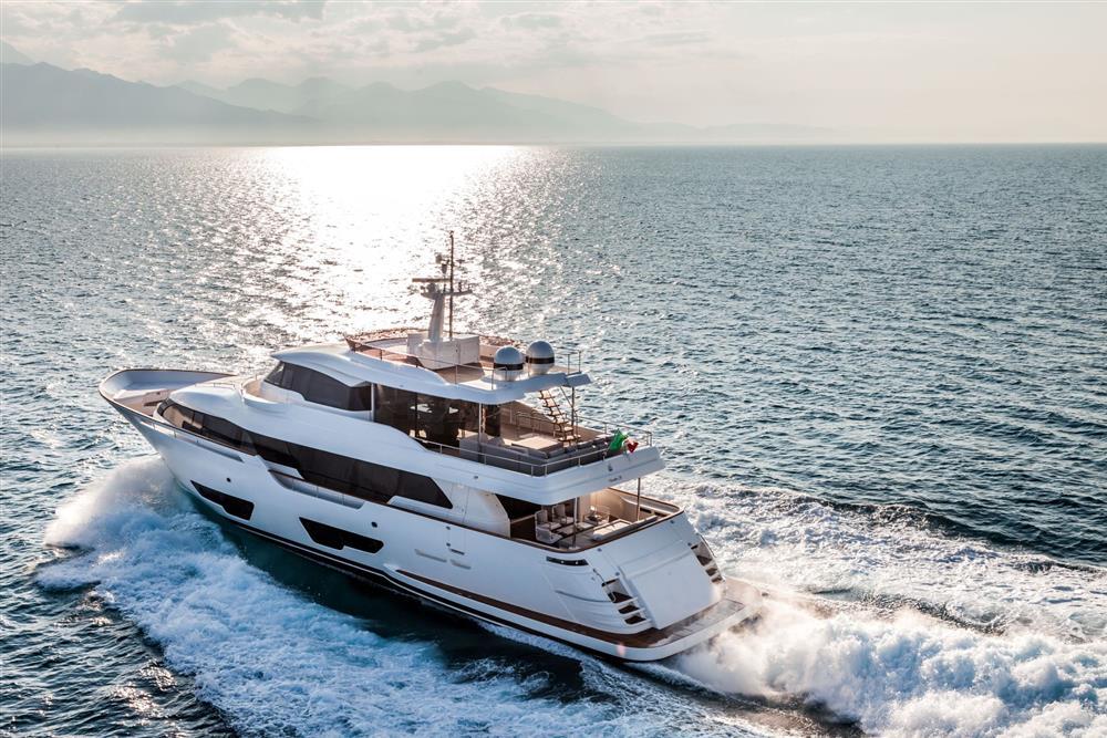 custom line Navetta 28