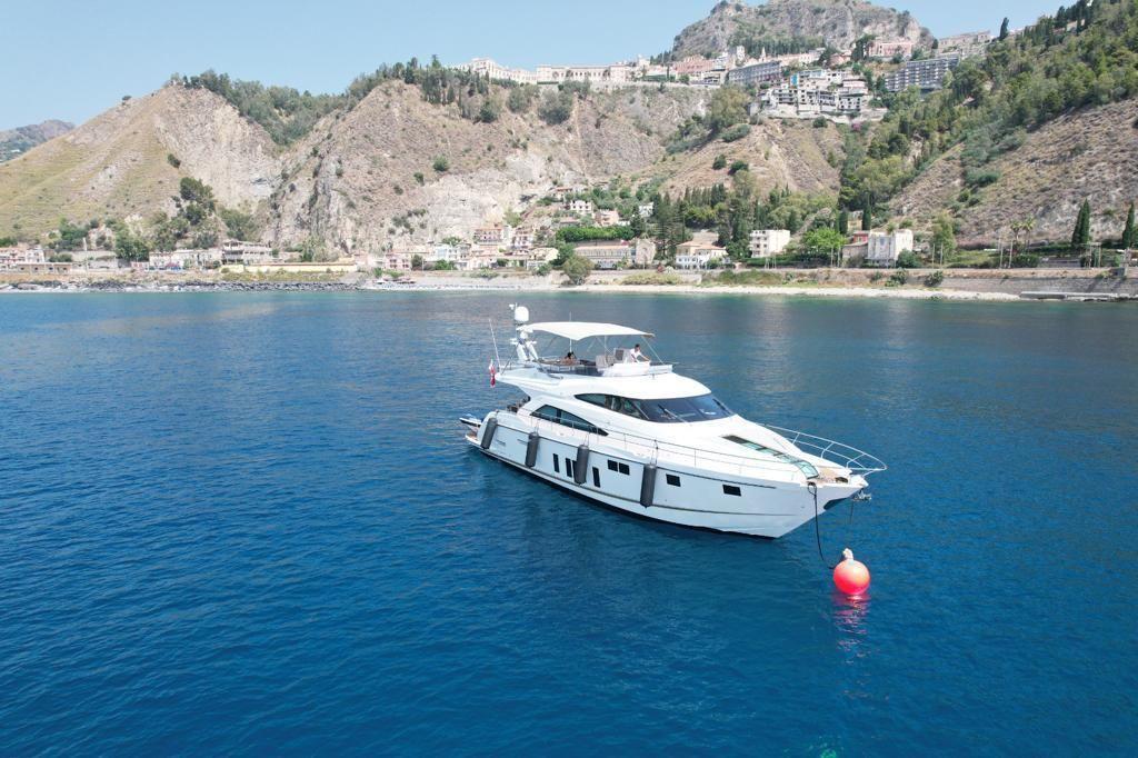 fairline Squadron 65